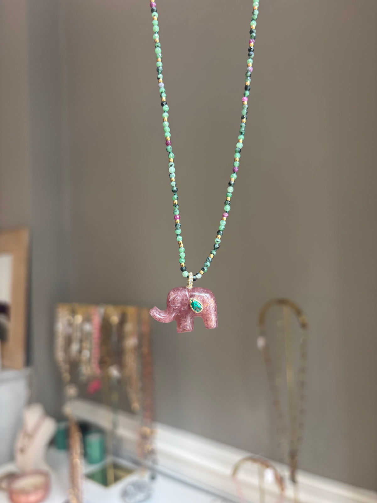 Collier Éléphant Quartz fraise