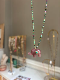 Collier Éléphant Quartz fraise