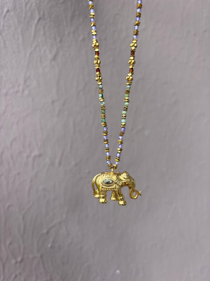 Collier Éléphant Doré Violet, Grenat et Turquoise
